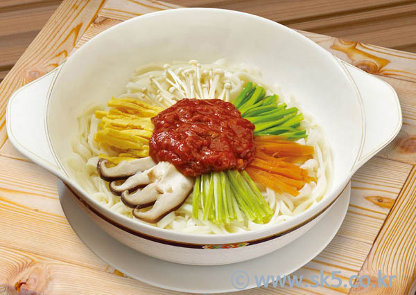 비빔칼국수